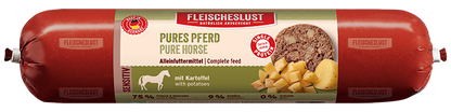 Pures Pferd mit Kartoffel